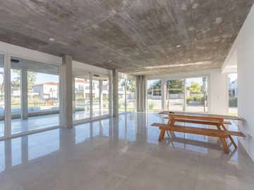 ALQUILER DEPTO 2 AMBIENTES CON BALCON CHIC VILLAGE