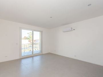 ALQUILER DEPTO 2 AMBIENTES CON BALCON CHIC VILLAGE