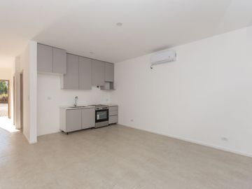 ALQUILER DEPTO 2 AMBIENTES CON BALCON CHIC VILLAGE