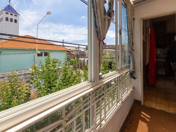 Venta PH 5 ambientes multifamiliar balcón frente