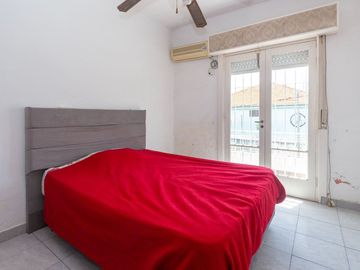 Venta PH 5 ambientes multifamiliar balcón frente