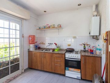 Venta PH 5 ambientes multifamiliar balcón frente