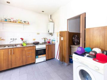 Venta PH 5 ambientes multifamiliar balcón frente