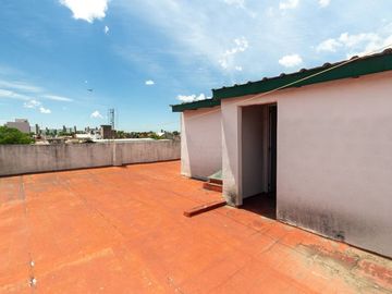 Venta PH 5 ambientes multifamiliar balcón frente