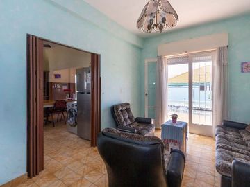 Venta PH 5 ambientes multifamiliar balcón frente