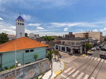 Venta PH 5 ambientes multifamiliar balcón frente