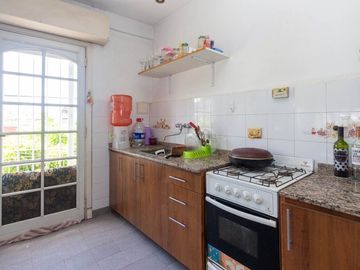 Venta PH 5 ambientes multifamiliar balcón frente
