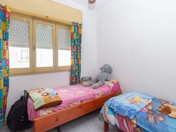 Venta PH 5 ambientes multifamiliar balcón frente