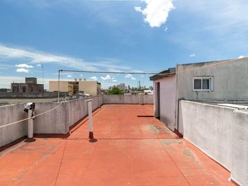 Venta PH 5 ambientes multifamiliar balcón frente