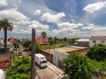 Venta PH 5 ambientes multifamiliar balcón frente