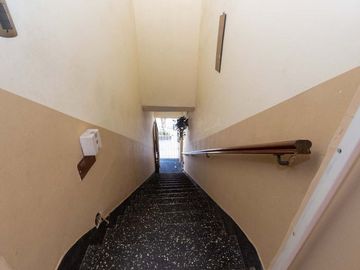 Venta PH 5 ambientes multifamiliar balcón frente