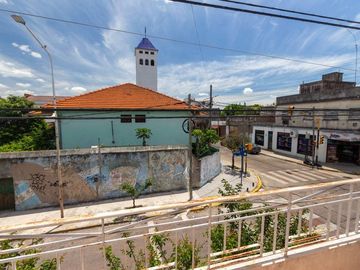 Venta PH 5 ambientes multifamiliar balcón frente