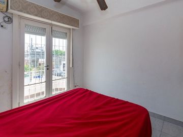Venta PH 5 ambientes multifamiliar balcón frente