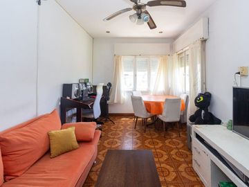 Venta PH 5 ambientes multifamiliar balcón frente
