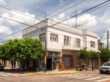 Venta PH 5 ambientes multifamiliar balcón frente