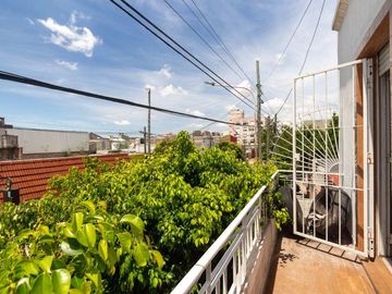Venta PH 5 ambientes multifamiliar balcón frente