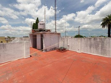 Venta PH 5 ambientes multifamiliar balcón frente