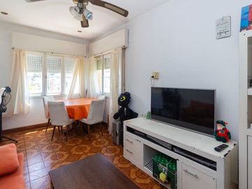Venta PH 5 ambientes multifamiliar balcón frente