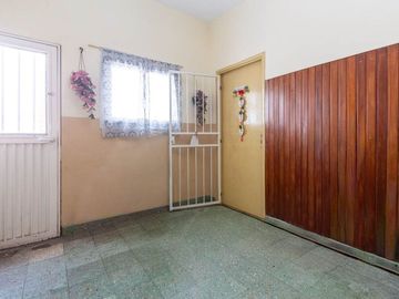 Venta PH 5 ambientes multifamiliar balcón frente