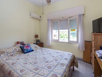 Venta PH 5 ambientes multifamiliar balcón frente