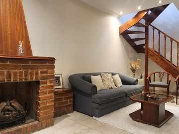 CASA 5 AMBIENTES LANUS OESTE con JARDIN y GALERIA