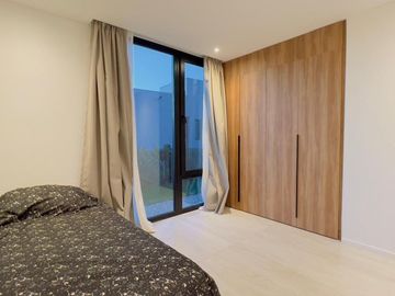 CASA EN VENTA 5 AMBIENTES PRADOS DEL OESTE