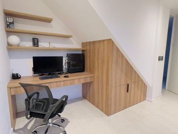 CASA EN VENTA 5 AMBIENTES PRADOS DEL OESTE