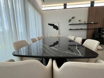CASA EN VENTA 5 AMBIENTES PRADOS DEL OESTE