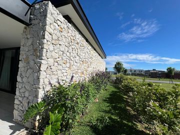 CASA EN VENTA 5 AMBIENTES PRADOS DEL OESTE