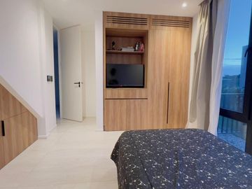CASA EN VENTA 5 AMBIENTES PRADOS DEL OESTE