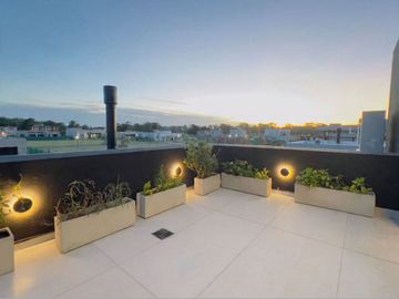 CASA EN VENTA 5 AMBIENTES PRADOS DEL OESTE
