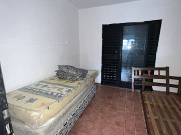 CASA 3 DORMITORIO / COCHERA, PATIOS Y PARRILLERO