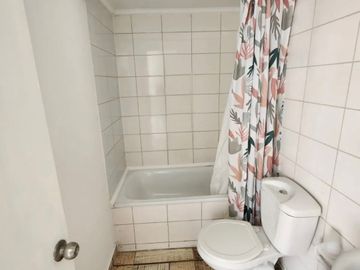 VENTA  CON ESTACIONAMIENTO Y BODEGA 3 DORMITORIOS 2 BAÑOS