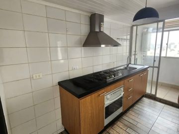 VENTA  CON ESTACIONAMIENTO Y BODEGA 3 DORMITORIOS 2 BAÑOS