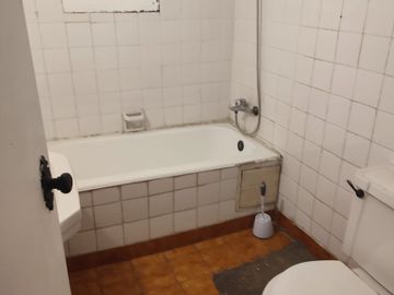 CASA PARA REMODELAR  3HAB 2BA INDEPENDENCIA