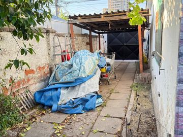 CASA PARA REMODELAR  3HAB 2BA INDEPENDENCIA