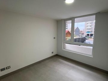 ARRIENDO HERMOSO DP DE 1D Y 1B EN MACUL CON ESTACIONAMIENTO