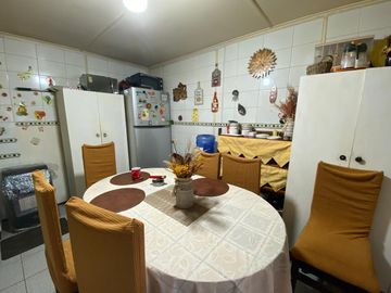 SE VENDE CASA DE TRES DORMITORIOS Y UN BAÑO EN LABRANZA