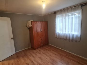 SE VENDE CASA DE DOS DORMITORIOS Y UN BAÑO  EN LABRANZA