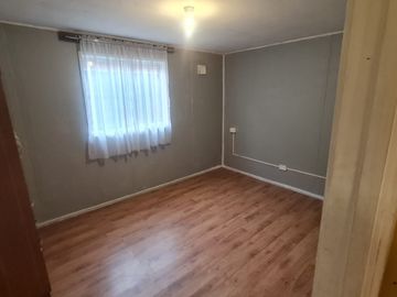 SE VENDE CASA DE DOS DORMITORIOS Y UN BAÑO  EN LABRANZA