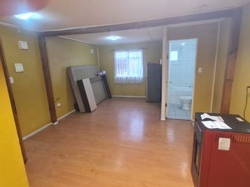 SE VENDE CASA DE DOS DORMITORIOS Y UN BAÑO  EN LABRANZA
