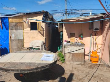 VENDO GRAN TERRENO CON CASA Y LOCAL LA SERENA