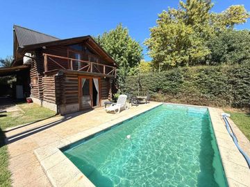 Venta Casa con quincho, pileta y 2 cocheras PILAR