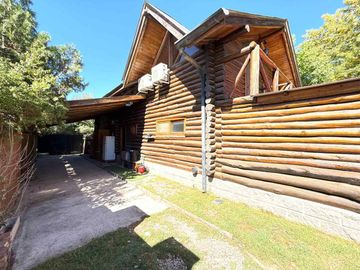 Venta Casa con quincho, pileta y 2 cocheras PILAR