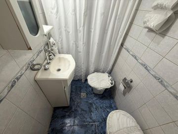 VENTA CASA 4 AMB CON COCHERA POSIBIBLE 2 PROPIEDAD