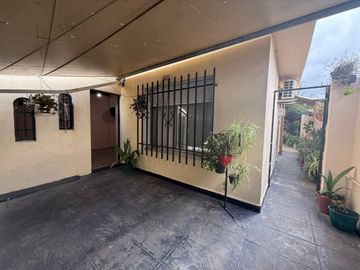 VENTA CASA 4 AMB CON COCHERA POSIBIBLE 2 PROPIEDAD