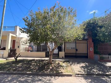 VENTA CASA 4 AMBIENTES SAN MARTIN