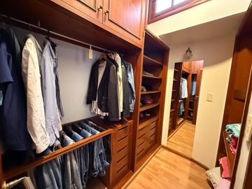VENTA IMPORTANTE CASA EN RONDEAU 572. MACROCENTRO
