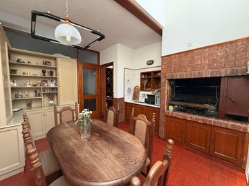 VENTA IMPORTANTE CASA EN RONDEAU 572. MACROCENTRO