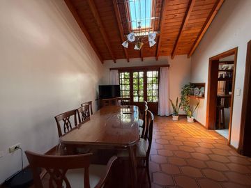 VENTA IMPORTANTE CASA EN RONDEAU 572. MACROCENTRO